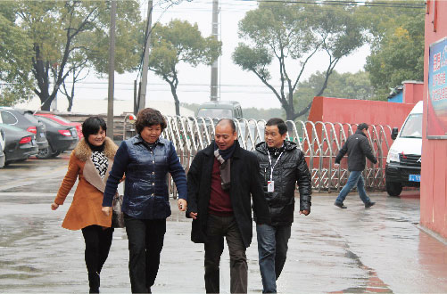 上海市松江區葉榭鎮柴亞華鎮長蒞臨方廣上海生產中心參觀指導